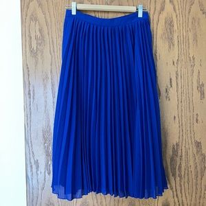 Pleated midi skirt